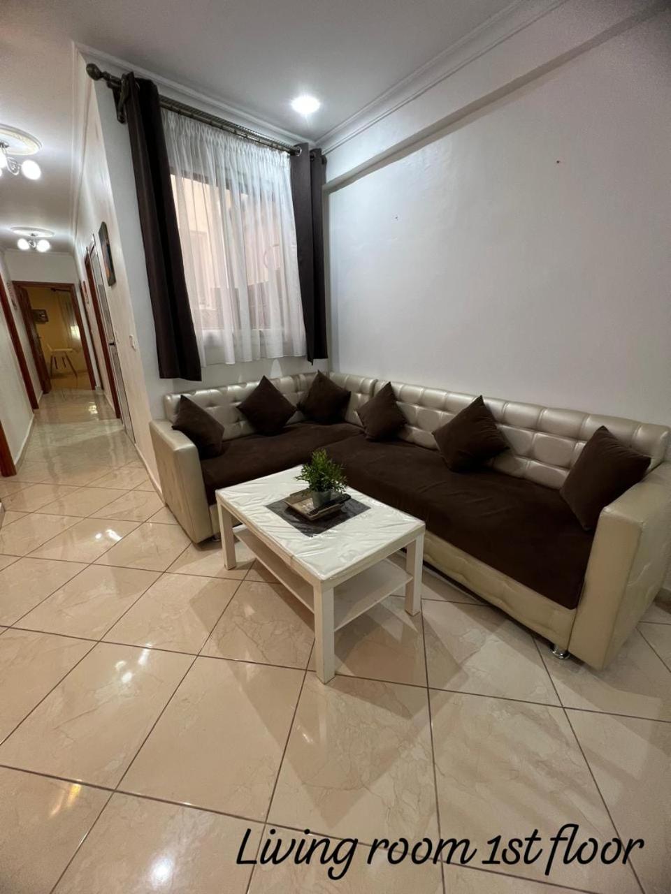 Apartment Ayoub -For Families Only- นาดอร์ ภายนอก รูปภาพ