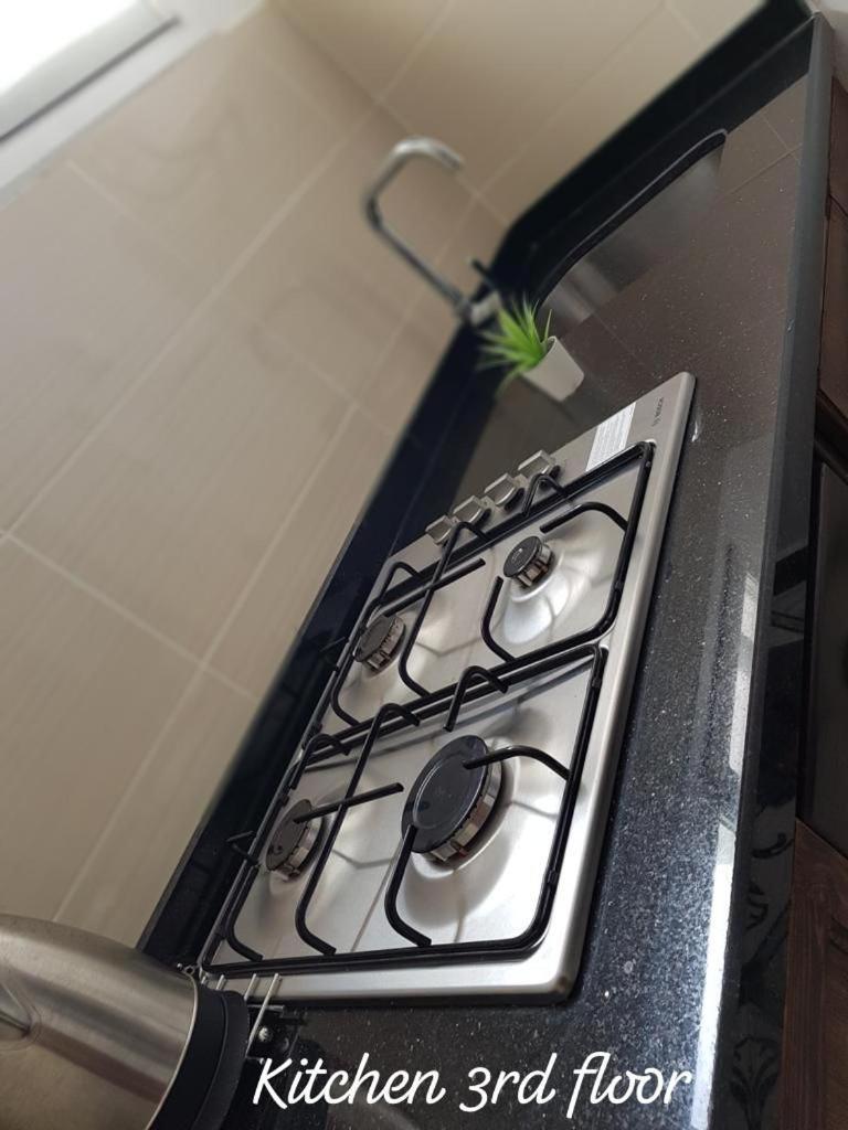 Apartment Ayoub -For Families Only- นาดอร์ ภายนอก รูปภาพ